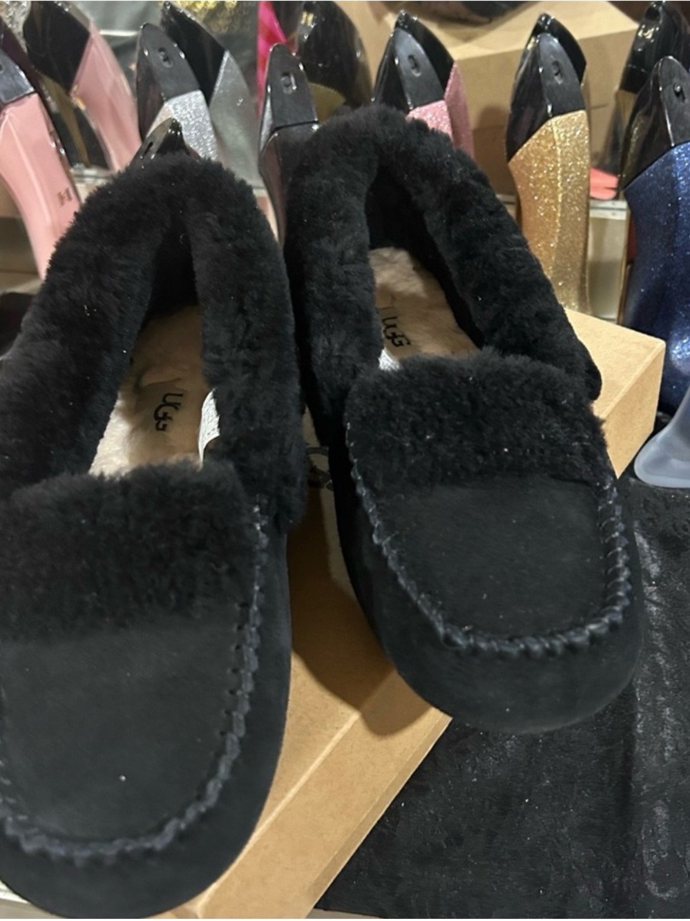 UGG Dakota Spill Seam Black Suede Slippers Size 8